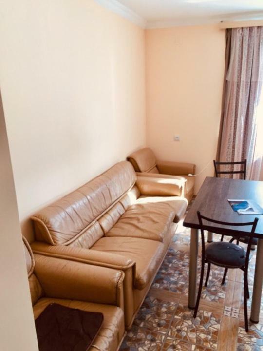 Lali Bed & Breakfast Тбилиси Екстериор снимка
